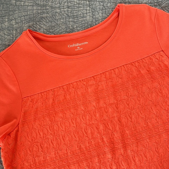 Coral Embroidered Top. Size Medium - Picture 4 of 7